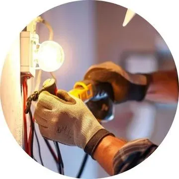 Eletricista para quadro de energia pegando fogo em São Bernardo do Campo atendimento imediato Eletricista para quadro de energia pegando fogo em São Bernardo do Campo realizando atendimento emergencial